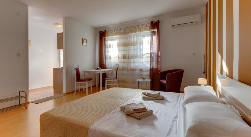 Apartment Nikolina Mali Losinj Ruang foto