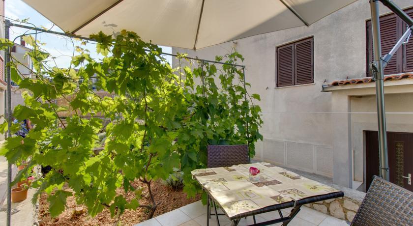 Apartment Nikolina Mali Losinj Ruang foto
