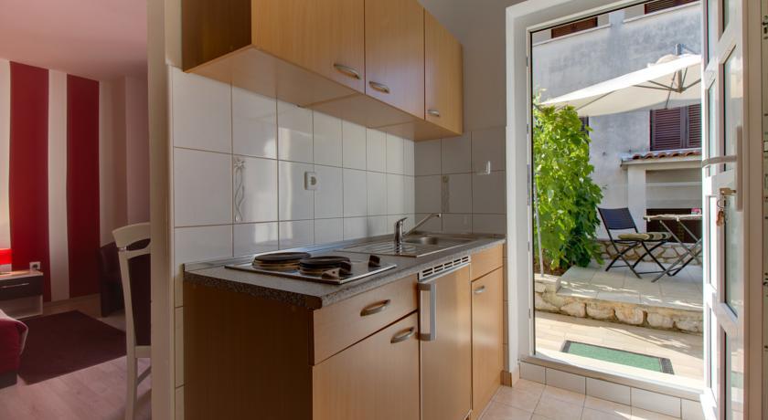 Apartment Nikolina Mali Losinj Ruang foto