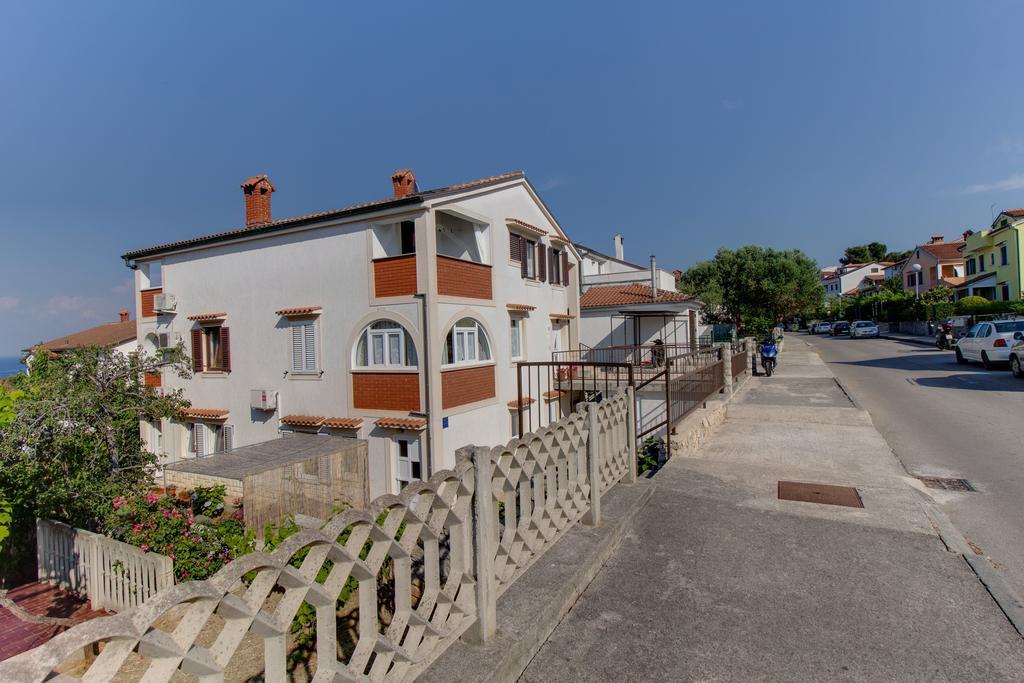 Apartment Nikolina Mali Losinj Bagian luar foto